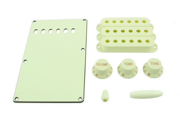 Accessory kit for Strat - 1 spring cover, 3 p/up covers, 1 vol & 2 tone knobs, 1 switch tip, 1 trem arm tip